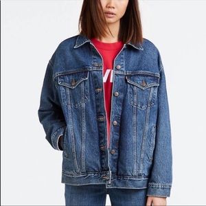 NEW Women’s Levi’s Trucker Jacket Size L